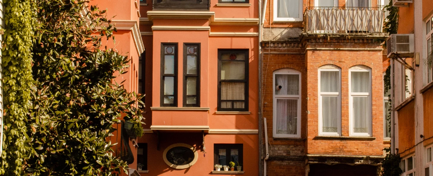 Photo Walk in Kuzguncuk—capture golden-hour light, streets and layered beauty of everyday Istanbul.