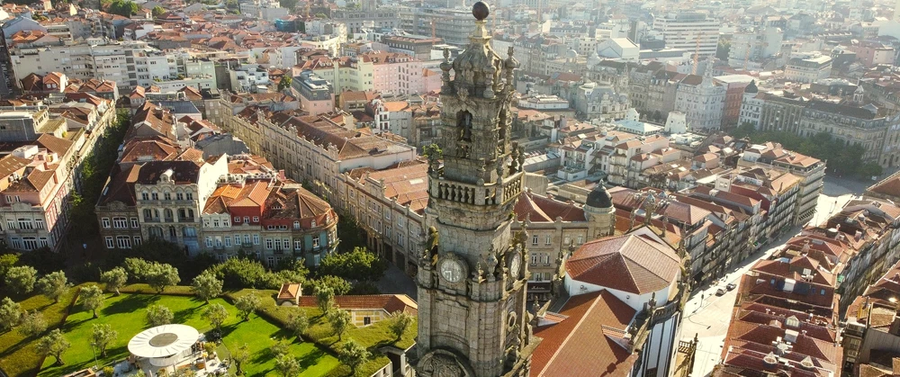 Modern Architecture Tour in Porto featuring modern landmarks like Casa da Música & design districts.