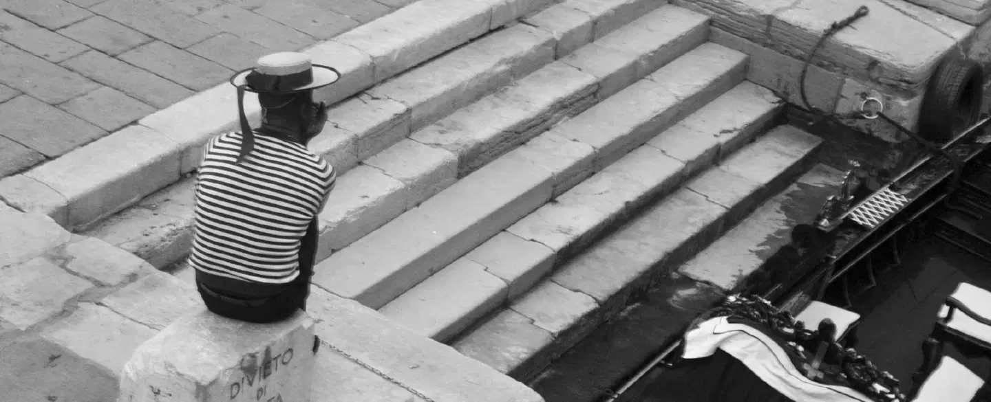 Photo Tour in Venice capturing the spirit of the city through spontaneous street photography scenes.
