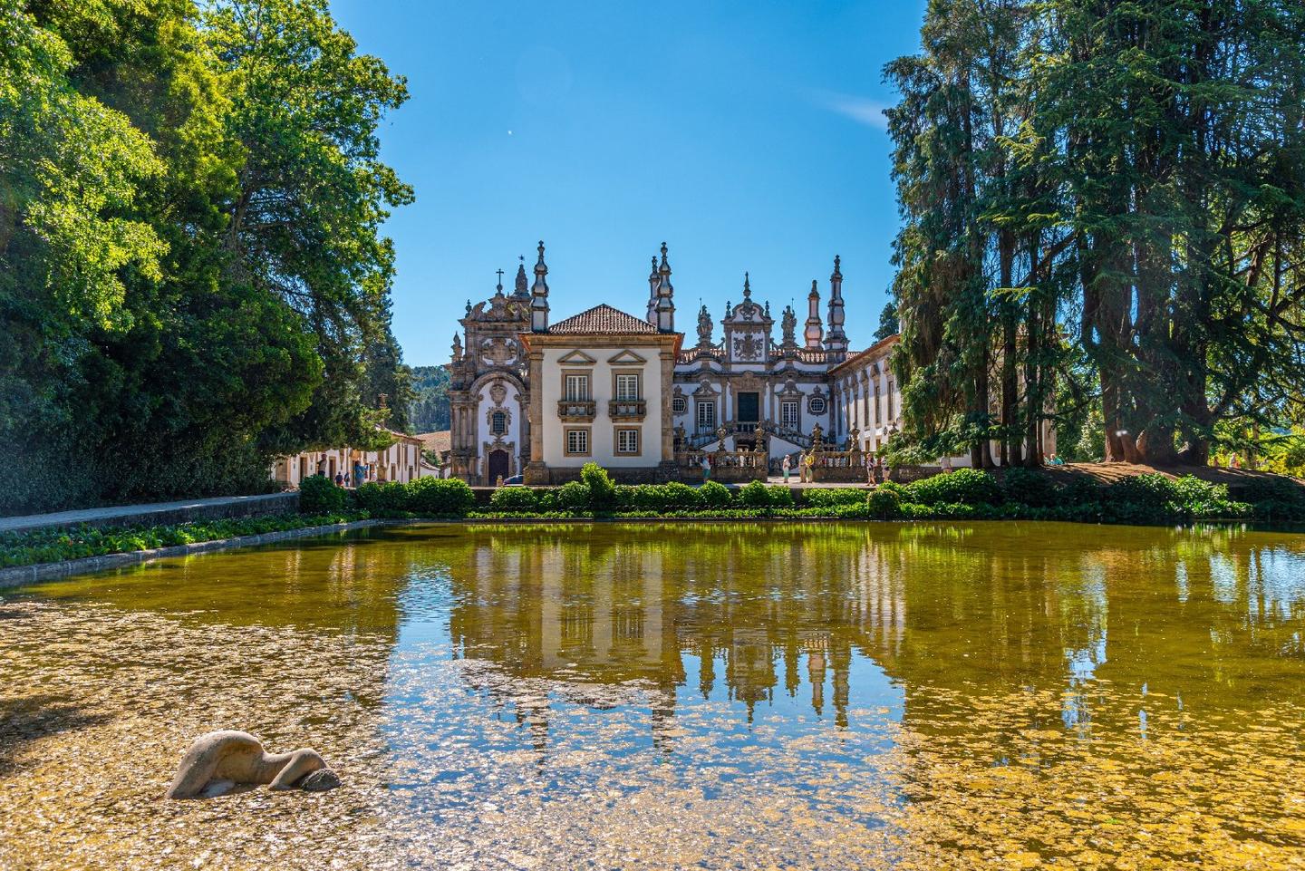 3 days in Douro Valley exploring pottery, vineyards, and the wild landscapes of the Northeast.