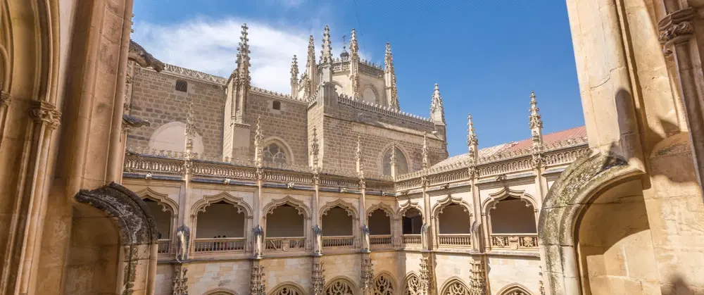 Toledo walking tour with art historian, Toledo Cathedral and El Tránsito, easy day trip from Madrid.