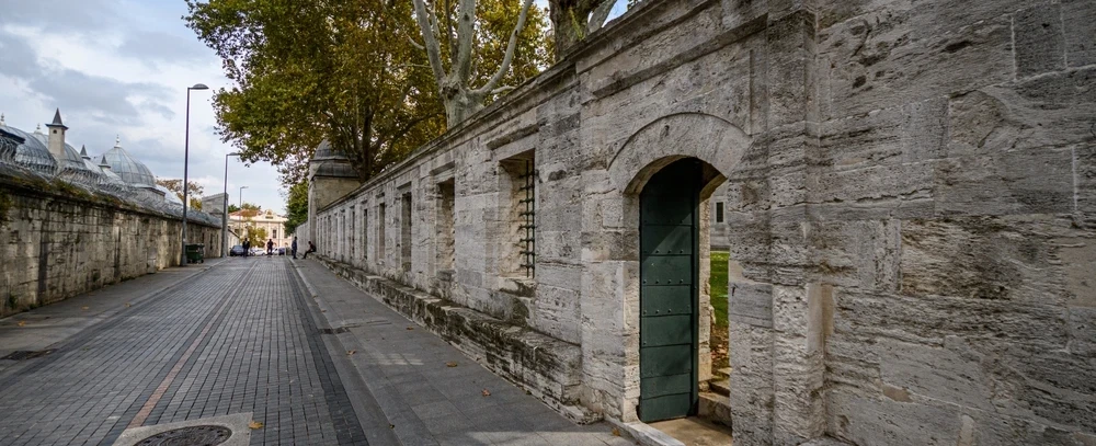 Morning Boat Cruise on Istanbul's Golden Horn: private caique and walk through Zeyrek & Süleymaniye.