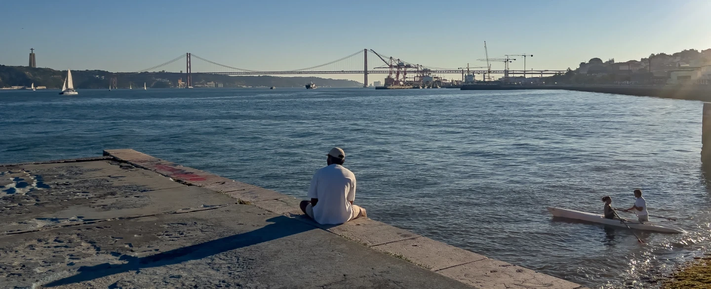 Photo Tour & Professional Photoshoot in Lisbon: street photography, secret miradouros and alleyways.