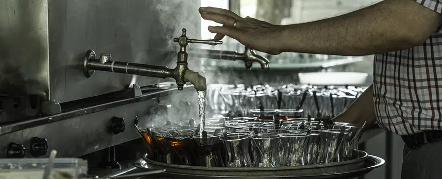 Walking Tour in Kadıköy, exploring the drinks of Istanbul, including coffee, raki and tea tastings.