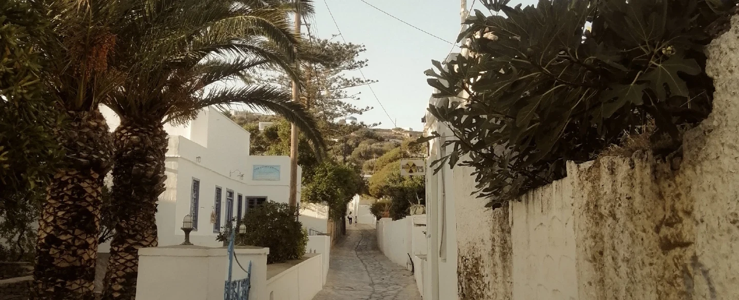 Sifnos Walking Tour as day trip from Santorini: villages, pottery, gastronomy in the quiet Cyclades.