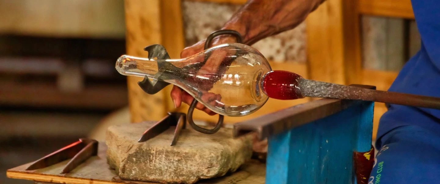 Boat Tour in Venice to Murano and Burano with glassblowing demonstration & traditional lace making.
