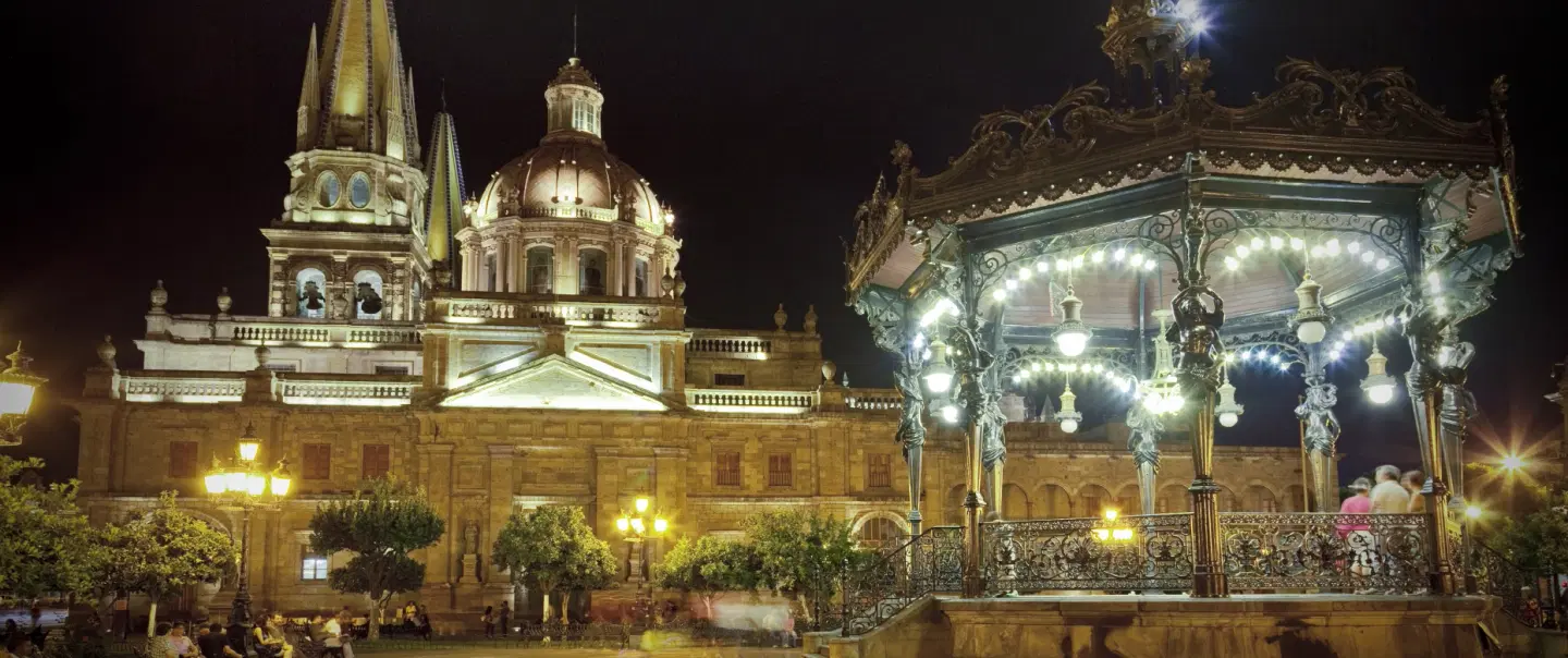After-Dark Tour of Guadalajara’s historic center with illuminated facades and live mariachi music.