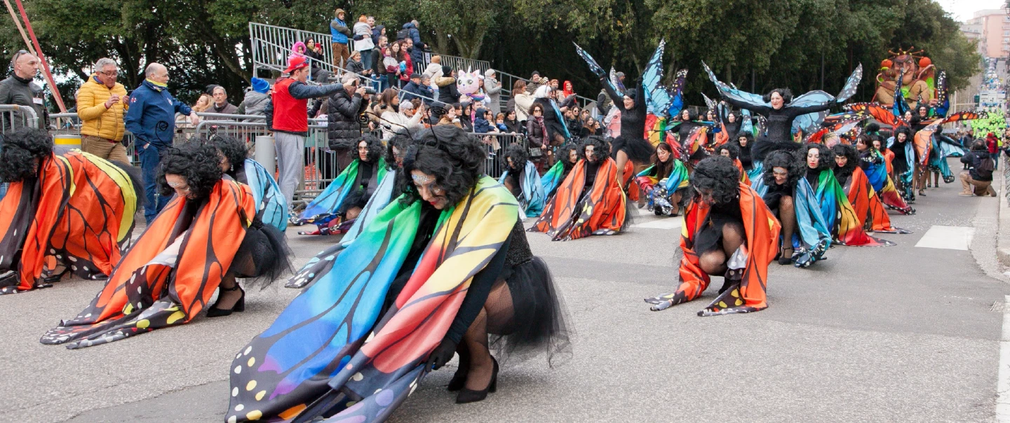Tempio Pausania Carnival (Carnevale) Photo Tour near Olbia, Sardinia, capturing Re Giorgio's parade.