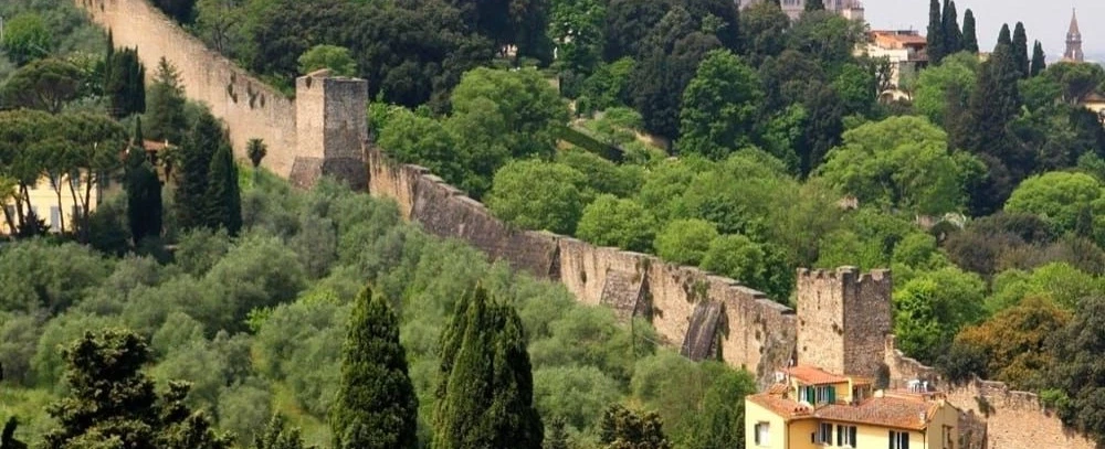 Walking Tour in Florence to enjoy the city from above exploring hilltop views and quiet gardens.