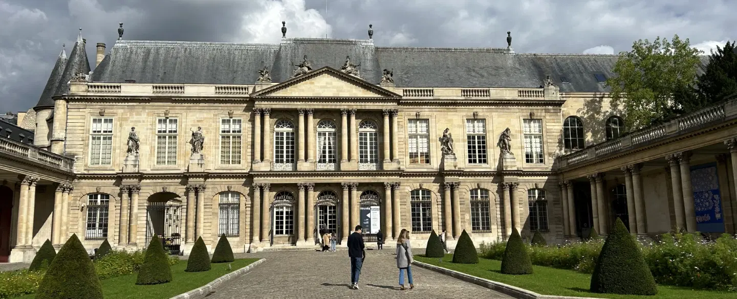 Walking Tour in Le Marais, Paris tracing its 17th-century aristocratic golden age with a historian.