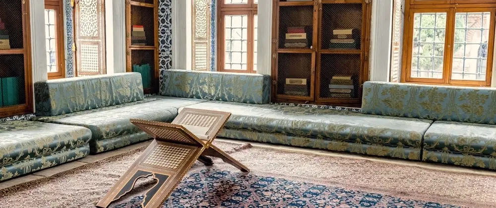Walking Tour in Istanbul: Ottoman Harem at Topkapı Palace & Byzantine marvel of Underground Cistern.