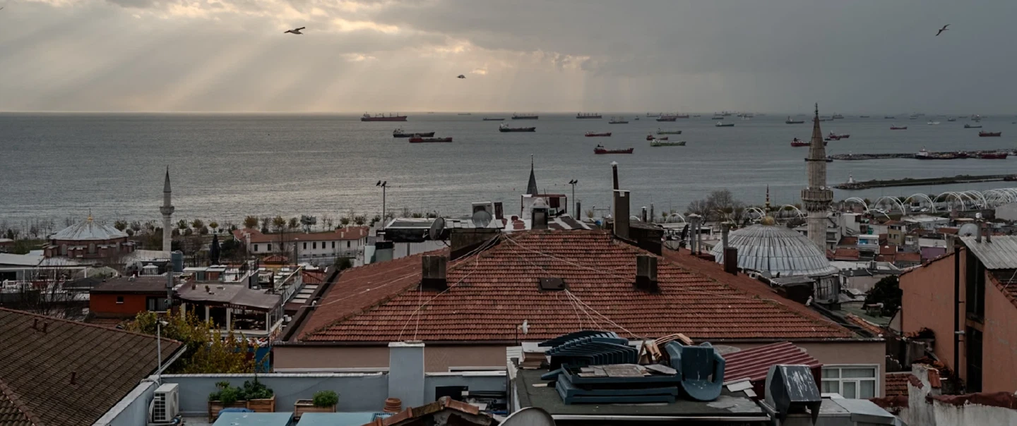 Istanbul Sultanahmet Walking Tour: markets, courtyards, artisan visit, tastings — everyday life.
