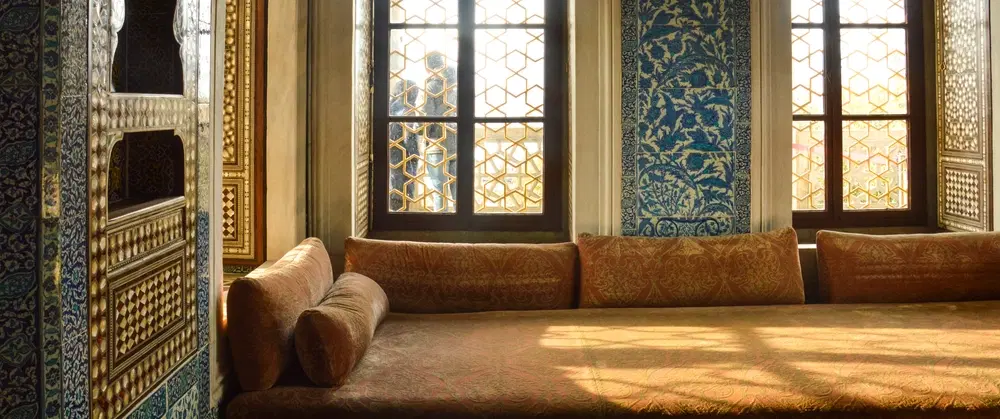 Walking Tour in Istanbul: Ottoman Harem at Topkapı Palace & Byzantine marvel of Underground Cistern.