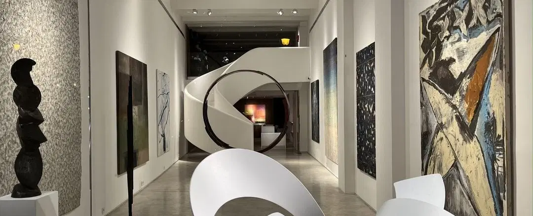 Art Tour in Paris walking through antique, modern, contemporary galleries with insider access.