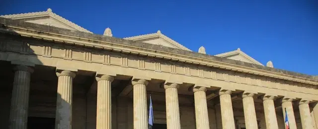 Architecture Tour in Bordeaux walking through evolution of Gothic, Art Nouveau, and Art Deco.