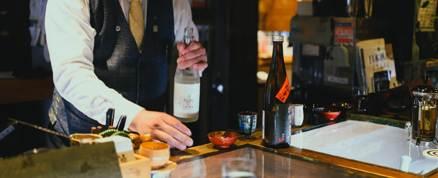 Tea ceremony in a samurai house, craft shops, master sake tasting — in Yamanaka Onsen near Kanazawa.