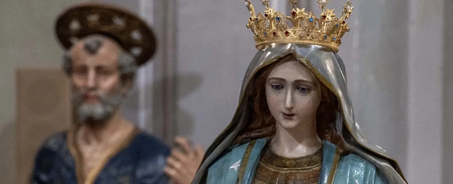 Holy Week Photo Experience in Bosa, Sardinia with Easter S’Incontru procession, ritual, gosos hymns.