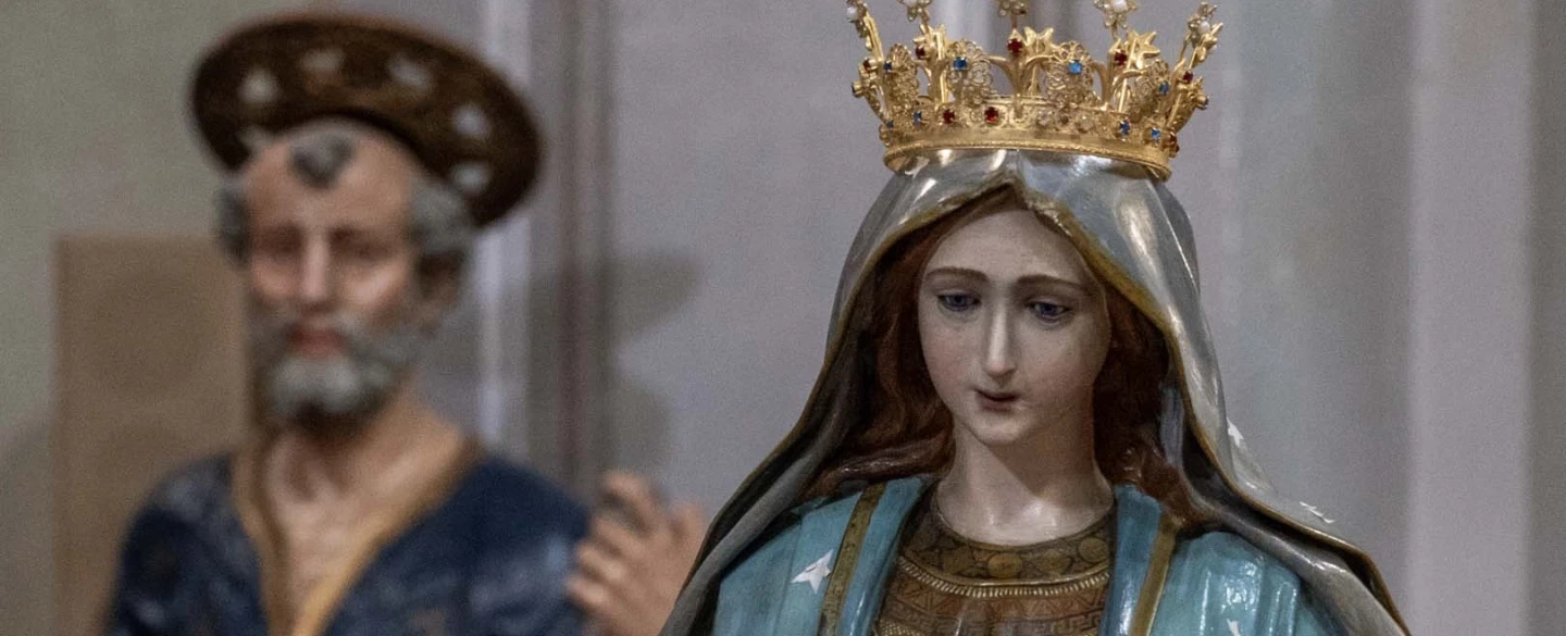 Holy Week Photo Experience in Bosa from Alghero, Sardinia: Easter S’Incontru procession & hymns.
