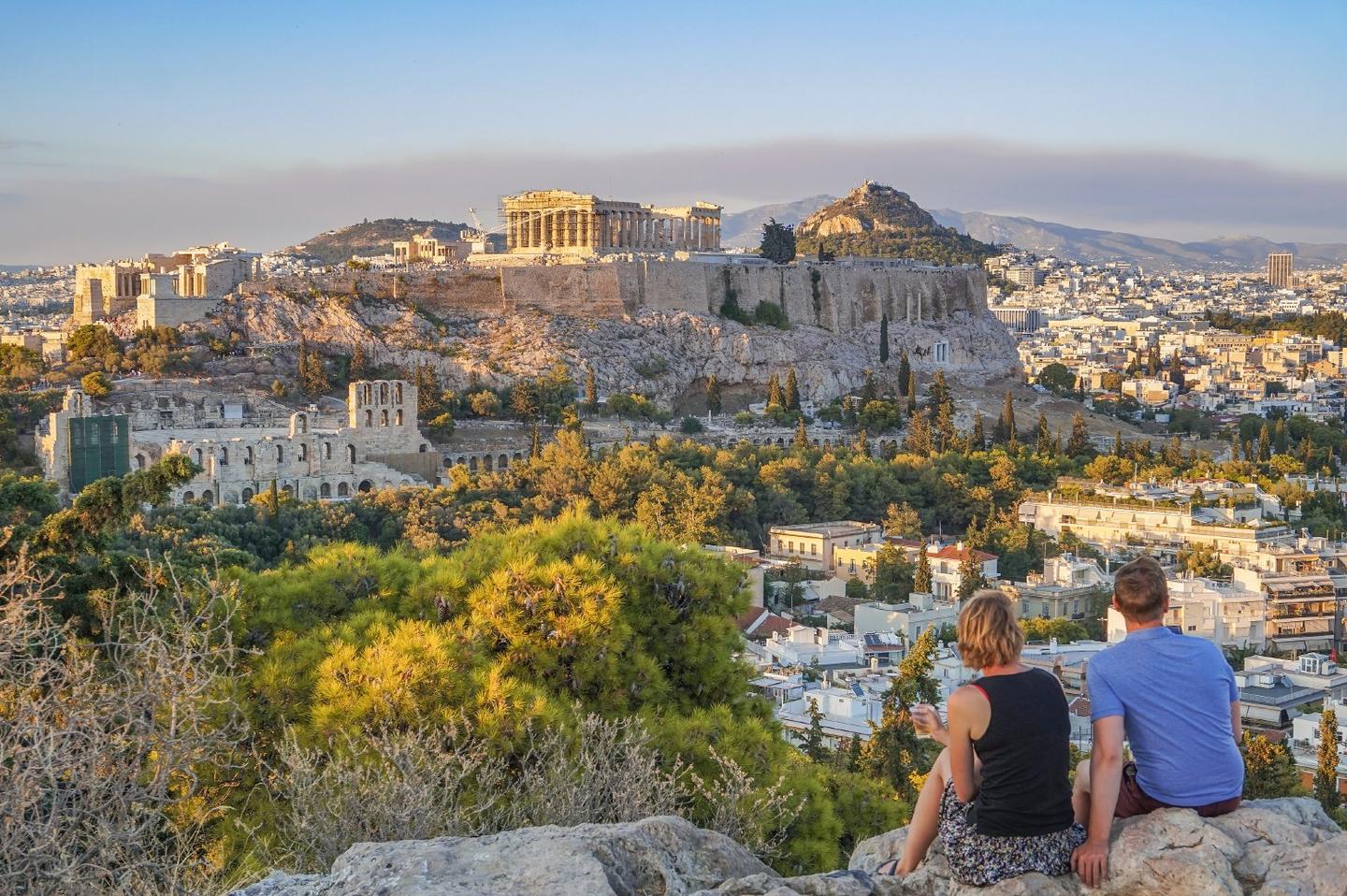 3 days in Athens exploring art, cuisine, the acropolis of Athens, Greek traditions, and rebetiko.