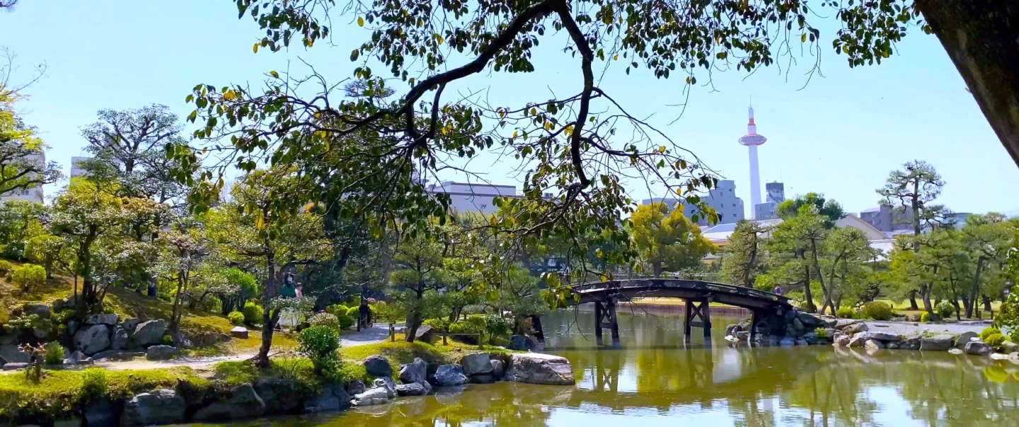 Private Nishi Honganji tour in Kyoto with a resident monk — dharma talk, National Treasures, garden.