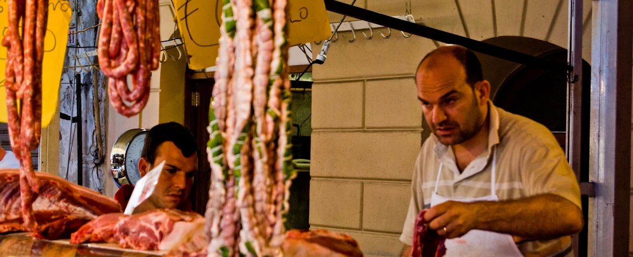 Street Photography Walk in Ballarò and Capo markets, Palermo, Sicily, with a local photographer.
