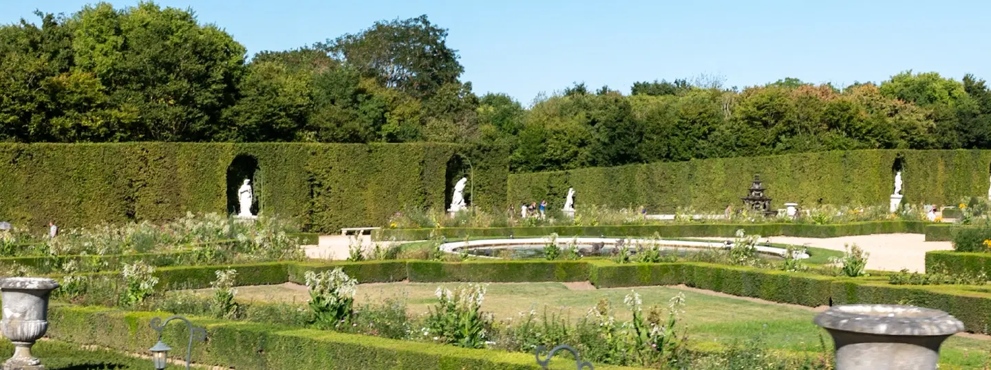 History Walking Tour in Versailles near Paris exploring Marie Antoinette’s public and private life.