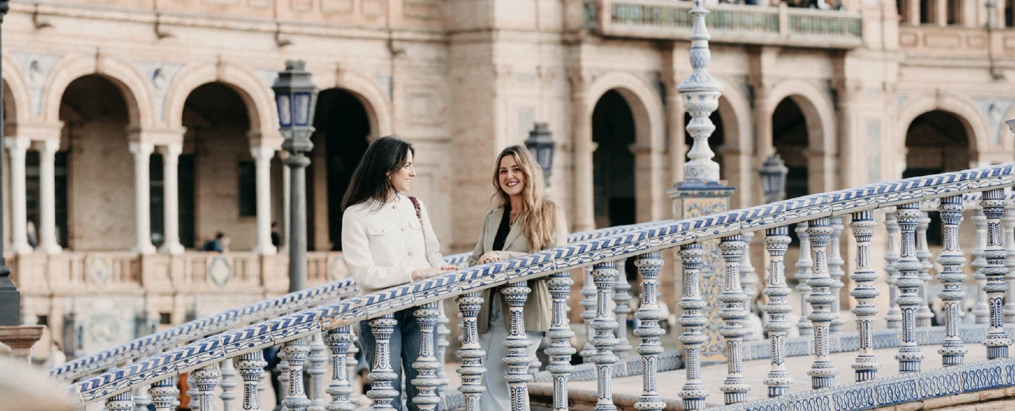 Couples Photo and Video Session in Seville with Plaza de España, María Luisa Park and local moments.