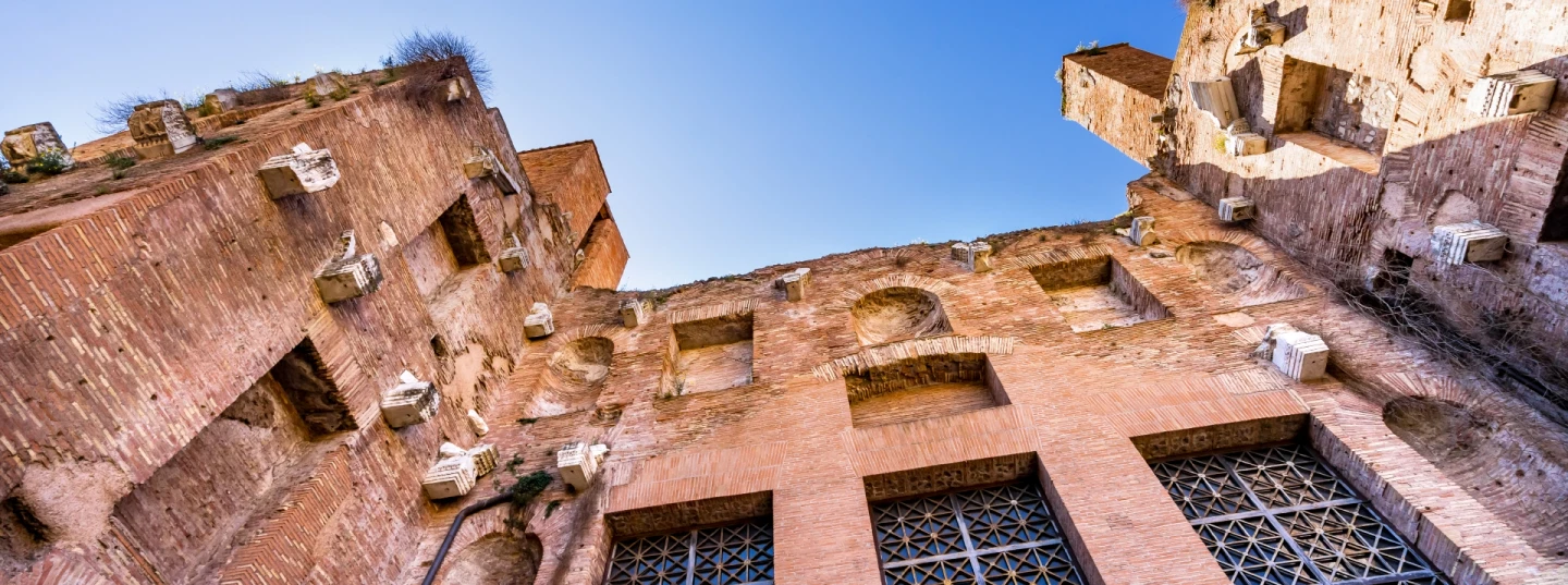 Art Walk in Rome discovering Michelangelo’s masterpieces while walking or running through the city.