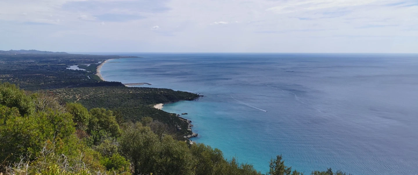 Hiking Tour in Sardinia from Orosei to Cala Cartoe with sea views, shepherd hut and beach picnic.