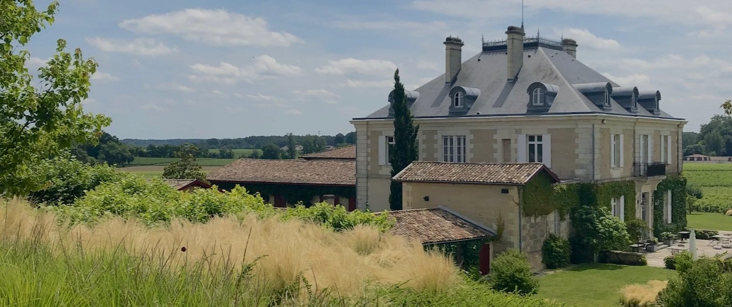 Graves Grand Cru Wine Tour near Bordeaux: private château visit, tasting, wine heritage insights.