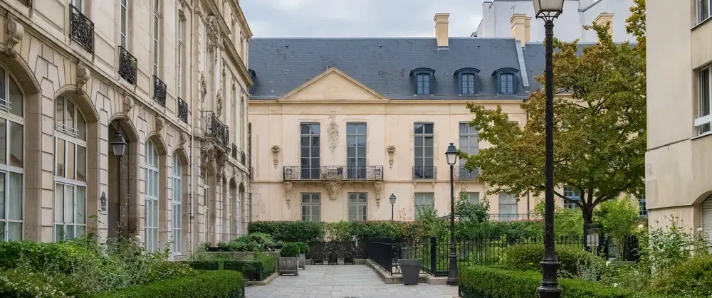 Walking Tour in Le Marais, Paris tracing its 17th-century aristocratic golden age with a historian.