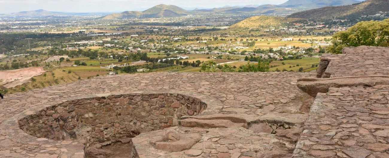 Day Trip from Mexico City to working apiary, Rivera's Chapingo murals, and baths of Nezahualcóyotl.