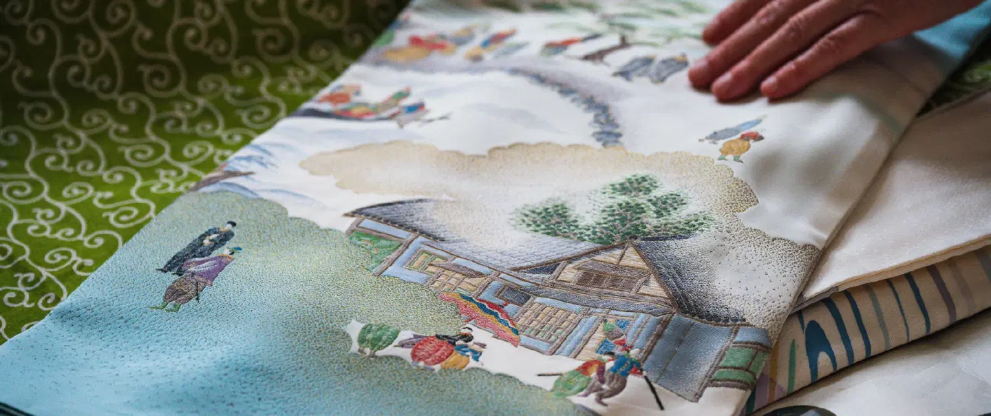 Kimono Experience in Tokyo with rare kimono, obi, and Japanese textile art led by a kimono expert.