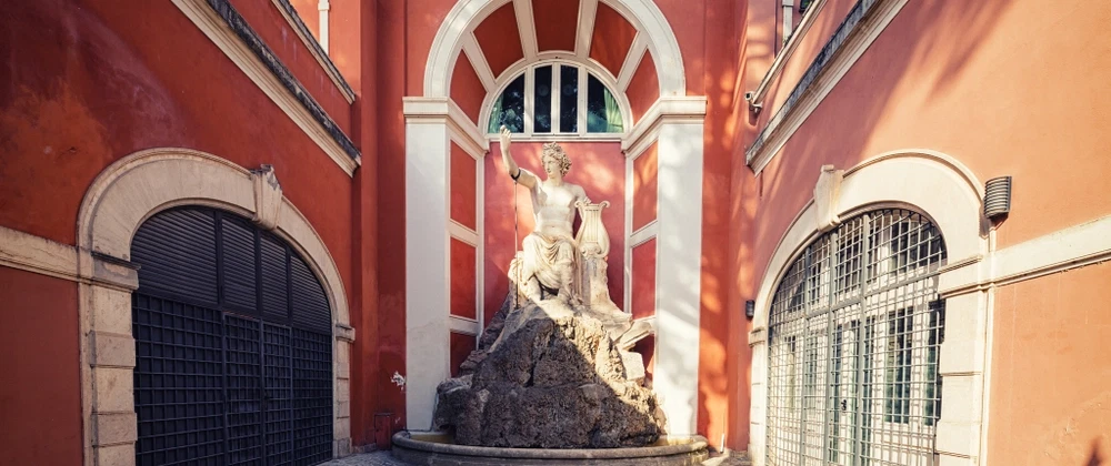 Art Tour in Rome walking with an art historian through Palazzo Barberini and the nudity in art.
