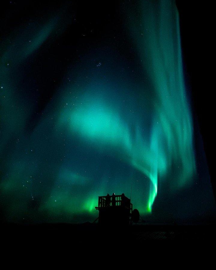 Dancing Dragons Across The Sky in Seal River Heritage Lodge | Canada - Travel Story