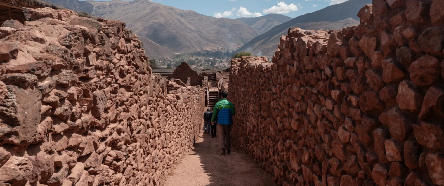 Archaeology day trip from Cusco to the South Valley: Andahuaylillas, Rumicolca, Pikillacta, Tipón.