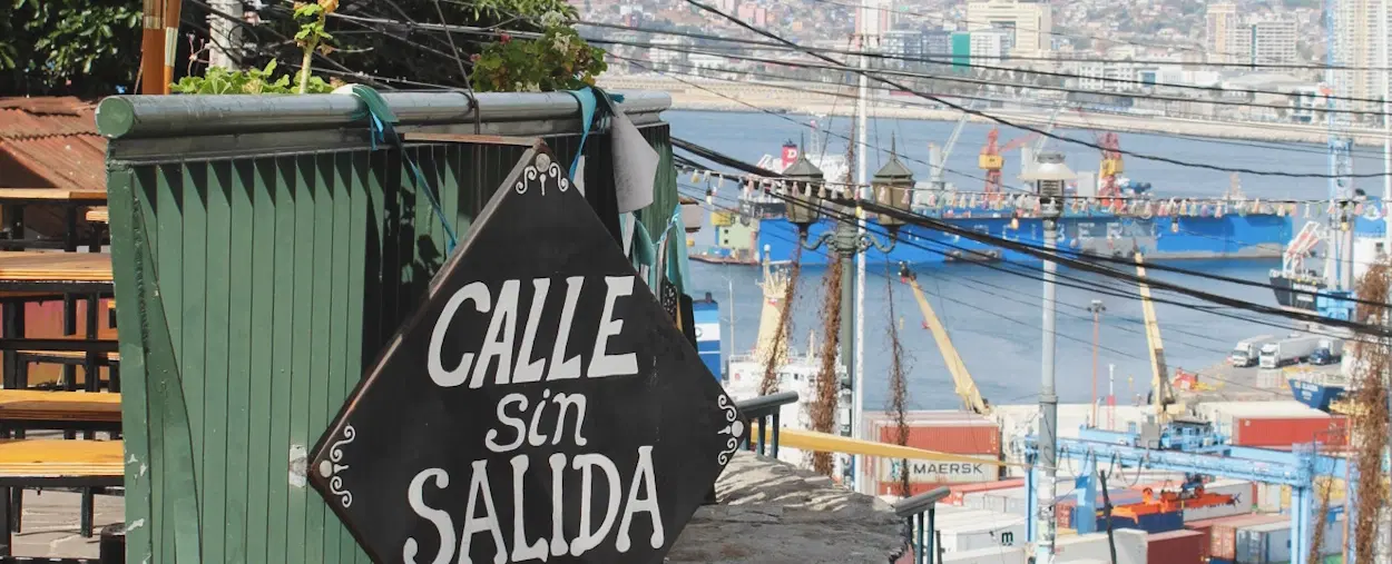 Photography Walk through Playa Ancha in Valparaíso, Chile with colorful hillside & local landmarks.