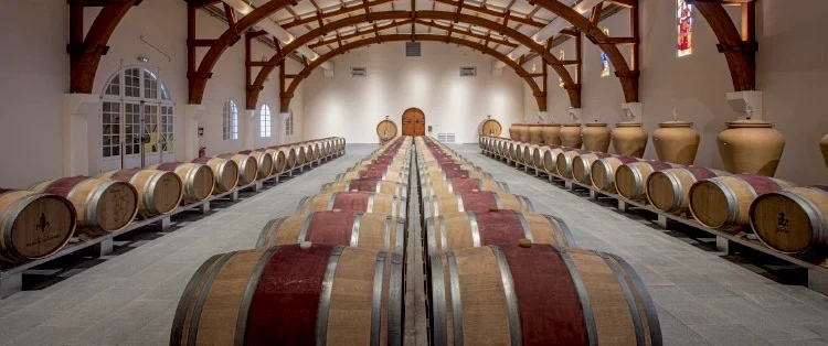 Wine Tour from Bordeaux to the Médoc visiting three châteaux: family estates and a Grand Cru Classé.
