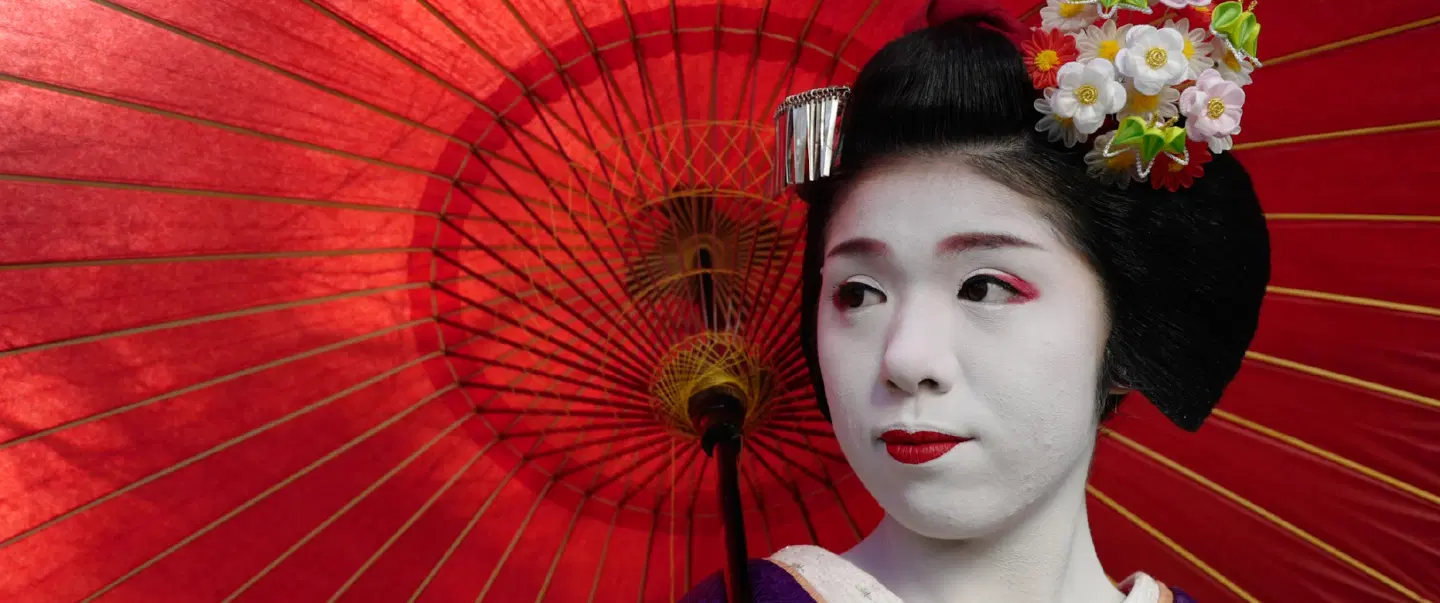 Photography Workshop in Kyoto with rare access to a Maiko, apprentice Geisha, in a heritage house.