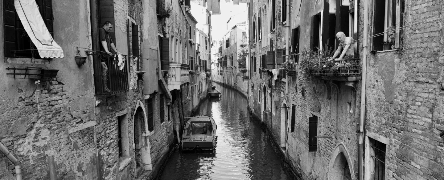 Photo Tour in Venice capturing the spirit of the city through spontaneous street photography scenes.